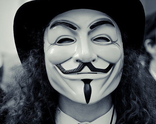 Anonymus atakuje klientów Apple dzięki… FBI